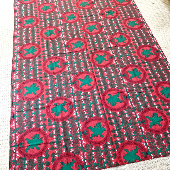Christmas Tablecloth Printed Walking Santa Claus Whimsy Red & Green Rectangle - Picture 5 of 7